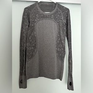 Lululemon swiftly long sleeve top size 8